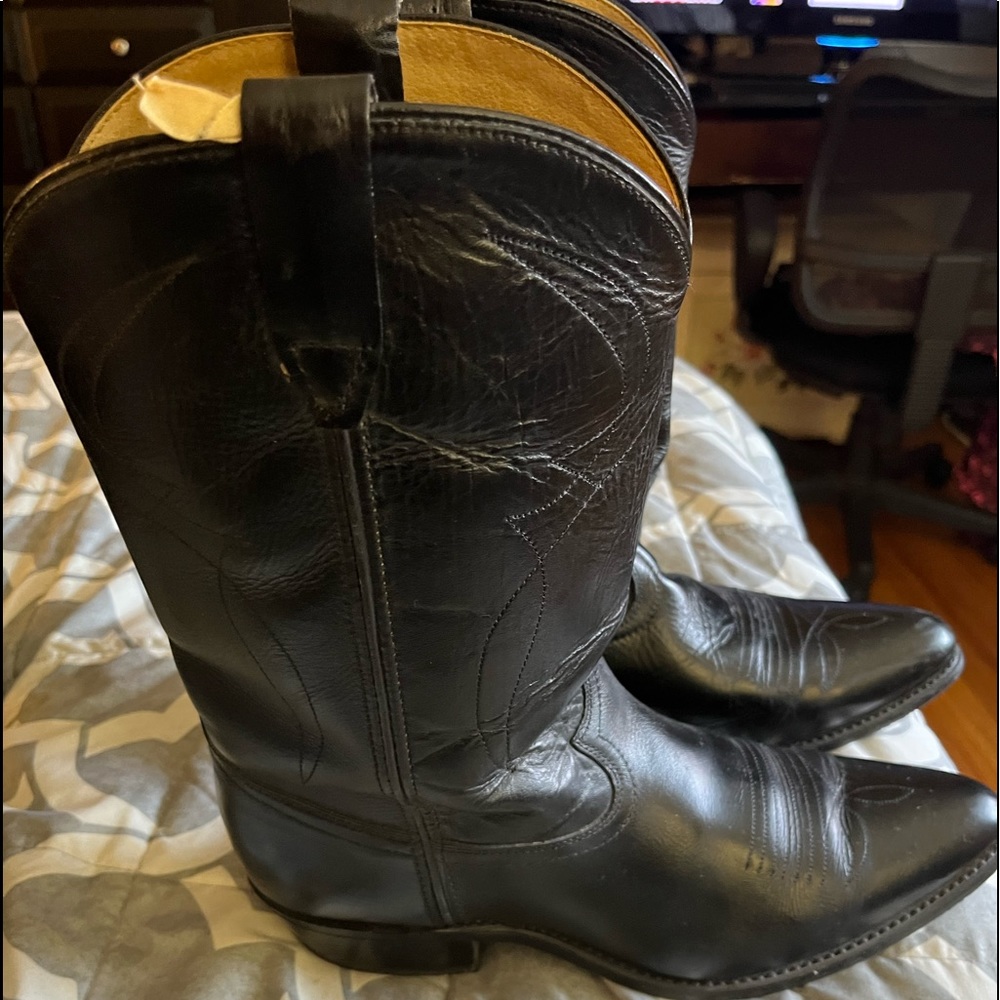 Blacks mens cowboy boots.  Lightly worn. Size 10 1/2